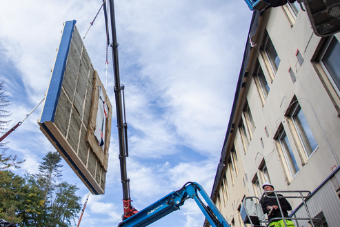 Bild 1 Montage Fassade MG RENOWATE