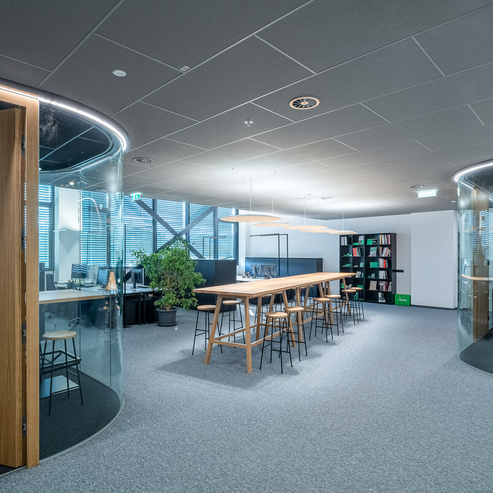 Grass-Headquarter-Tisch
